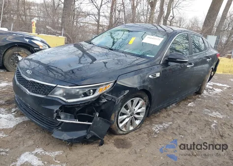 2017 Kia Optima Lx z USA, uszkodzony, nr VIN 5XXGT4L32HG136031